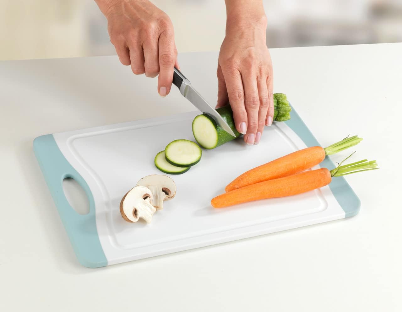 CUTTING BOARD PP/TPE EASY 33*23CM
