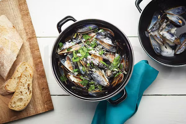 KitchenCraft World of Flavours Mediterranean Mussels Pot