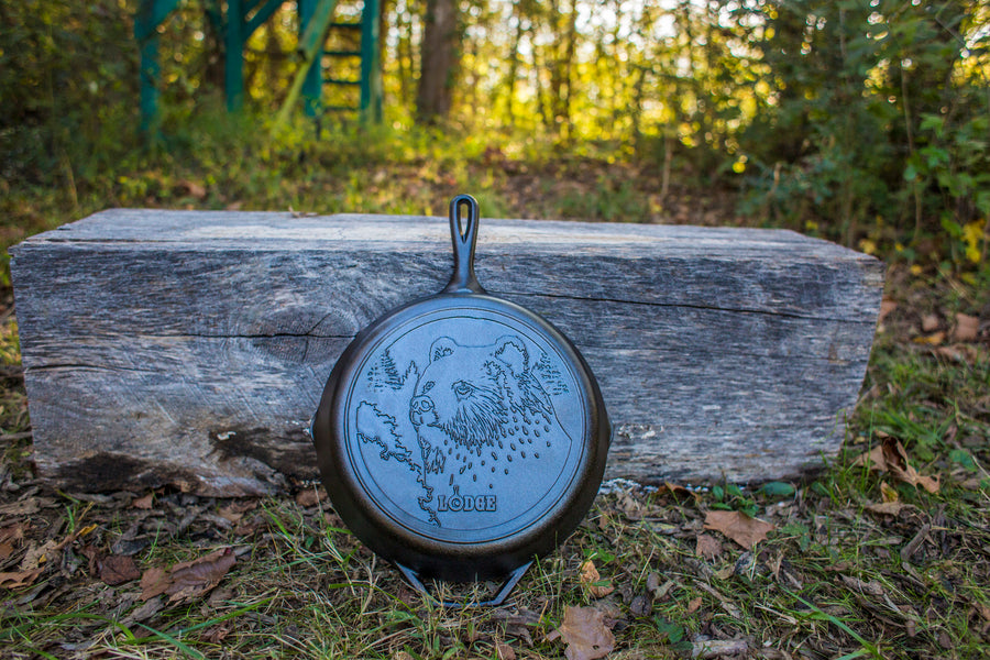 LODGE Wildlife Series 12 Inch Cast Iron Bear Skillet L10SKWLBR