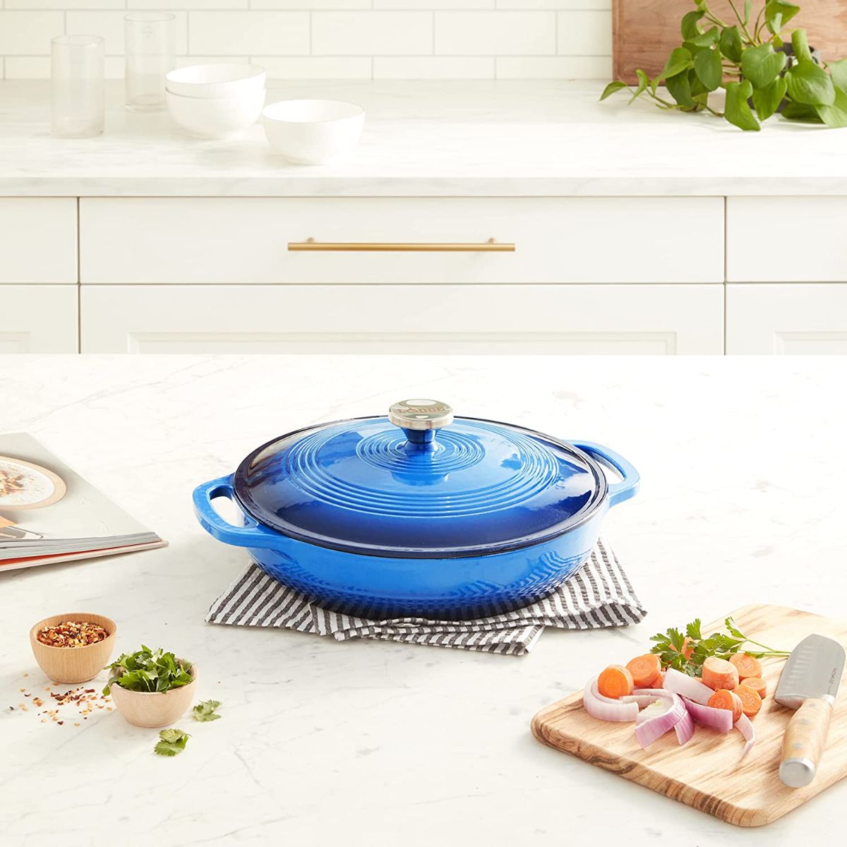 LODGE 3.6 Quart Blue Enameled Cast Iron Covered Casserole EC3CC33