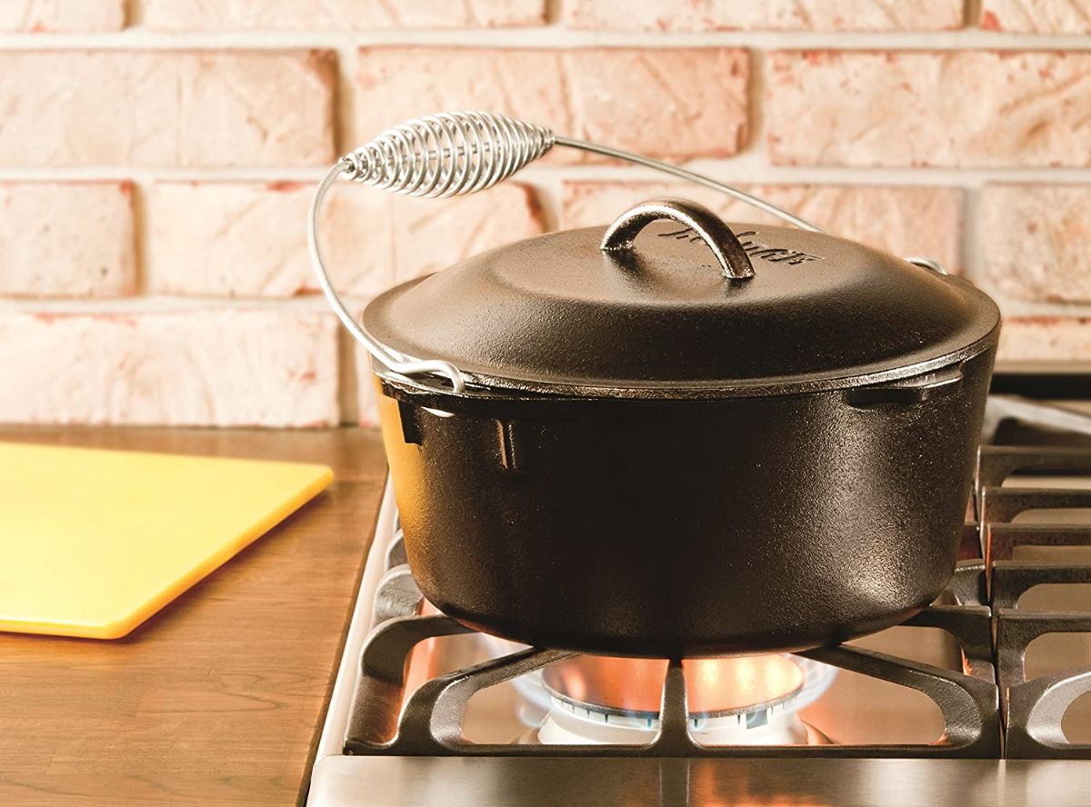 LODGE 5 Quart Cast Iron Dutch Oven With Bail Handle L8DO3