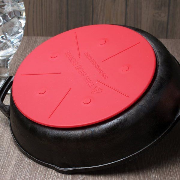 Lodge 8" Round Heat-Resistant Red Magnetic Trivet ASLMT41