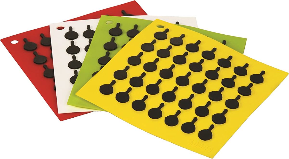 Lodge Silicone Square Trivet with Black Logo Skillets, Yellow AS7S21