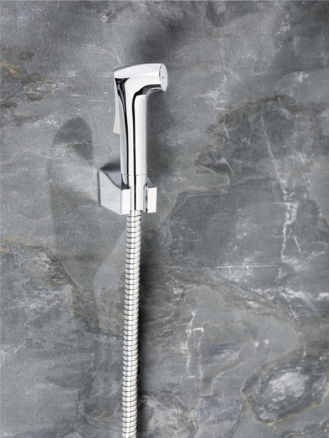 WATER SAVING HANDHELD HYGIENE SET