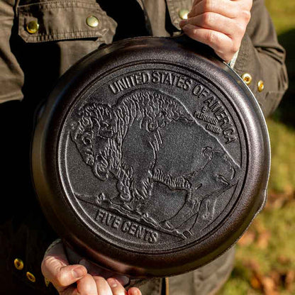 LODGE Wildlife Series 26.0cm Buffalo Nickel Skillet