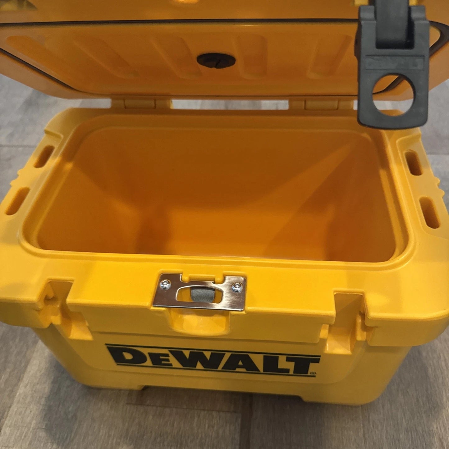 DEWALT DXC10QT 10 Qt. Insulated Lunch Box Cooler